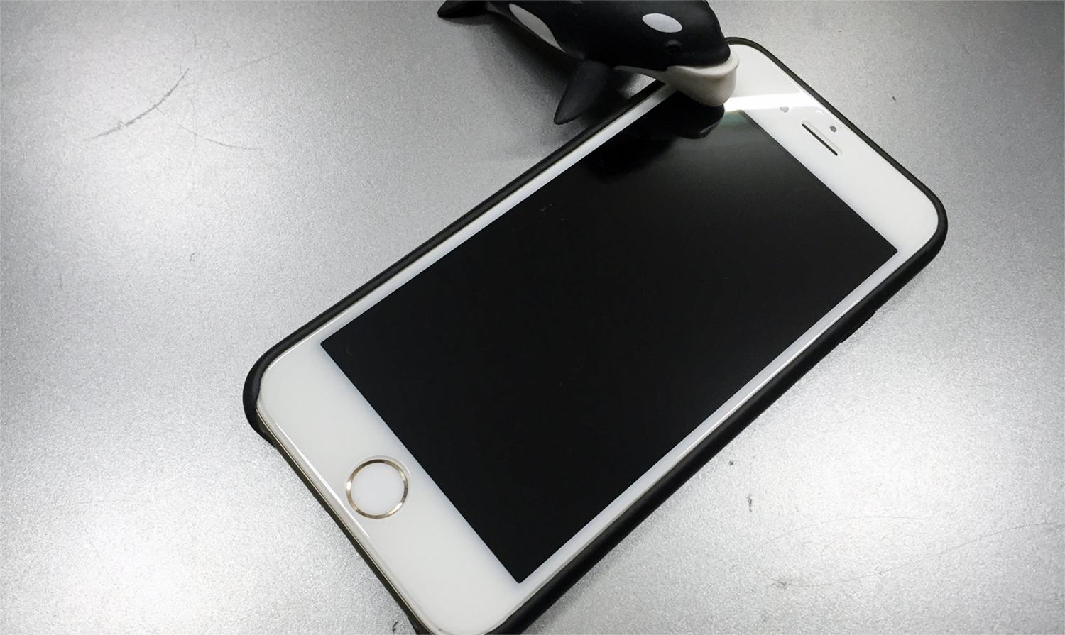 Iphoneの画面が真っ黒になった あわてず確認するべきこと Iphone修理お役立ち情報